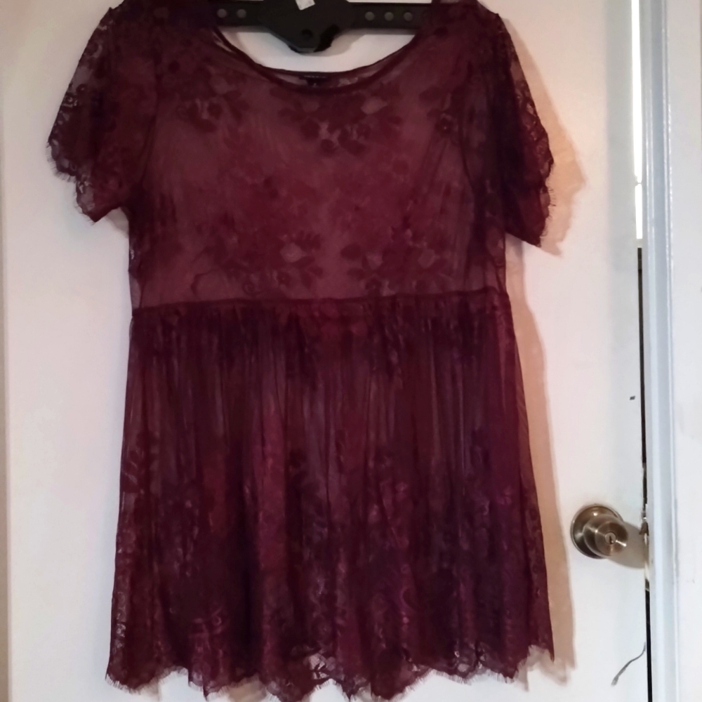 NWOT Torrid Lace Top size 2